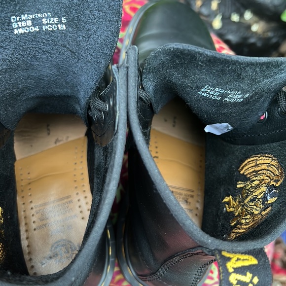 🏴󠁧󠁢󠁥󠁮󠁧󠁿 Dr. Martens MIE Vintage Embroidered Gargoyle Boots UK 5 - Picture 17 of 17